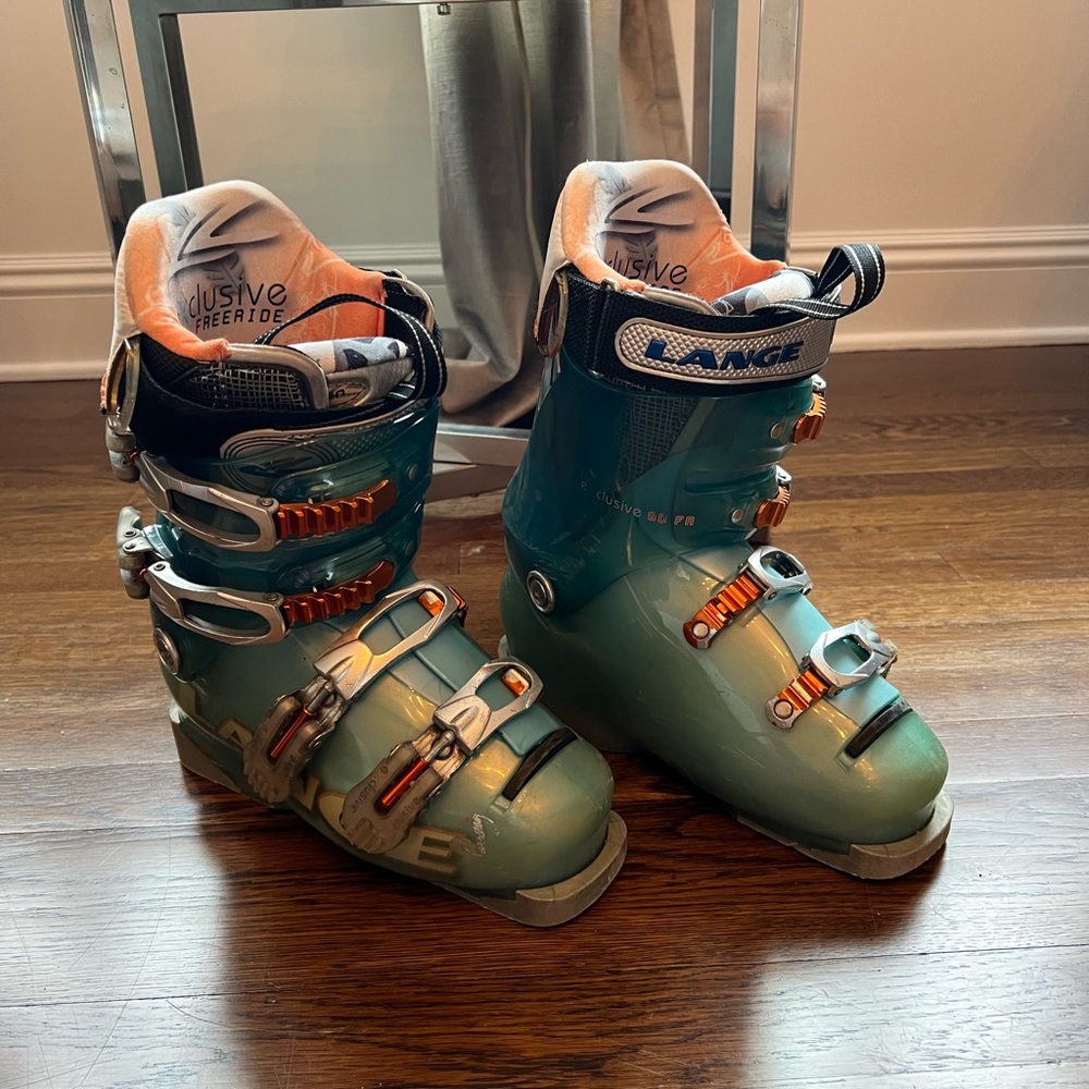 Lange Women’s Exclusive Freeride Ski Boots - Size 23.5